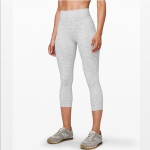 Wunder Under High-Rise Crop 23"